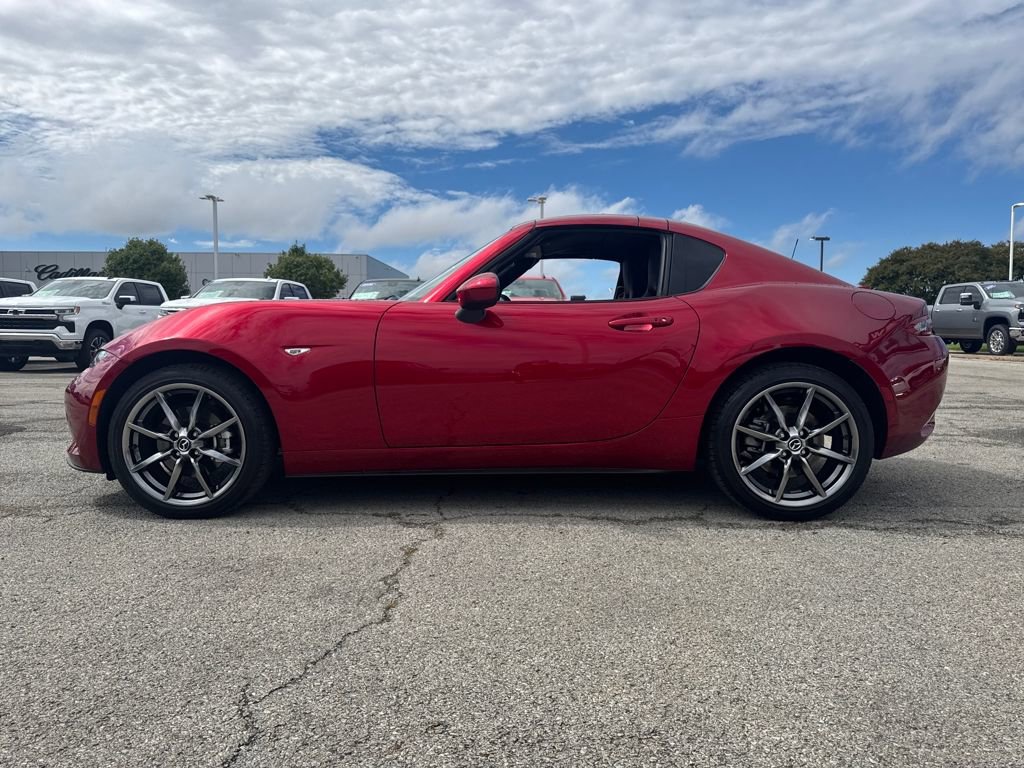 2021 Mazda MX-5 Miata Miata RF Grand Touring photo 2