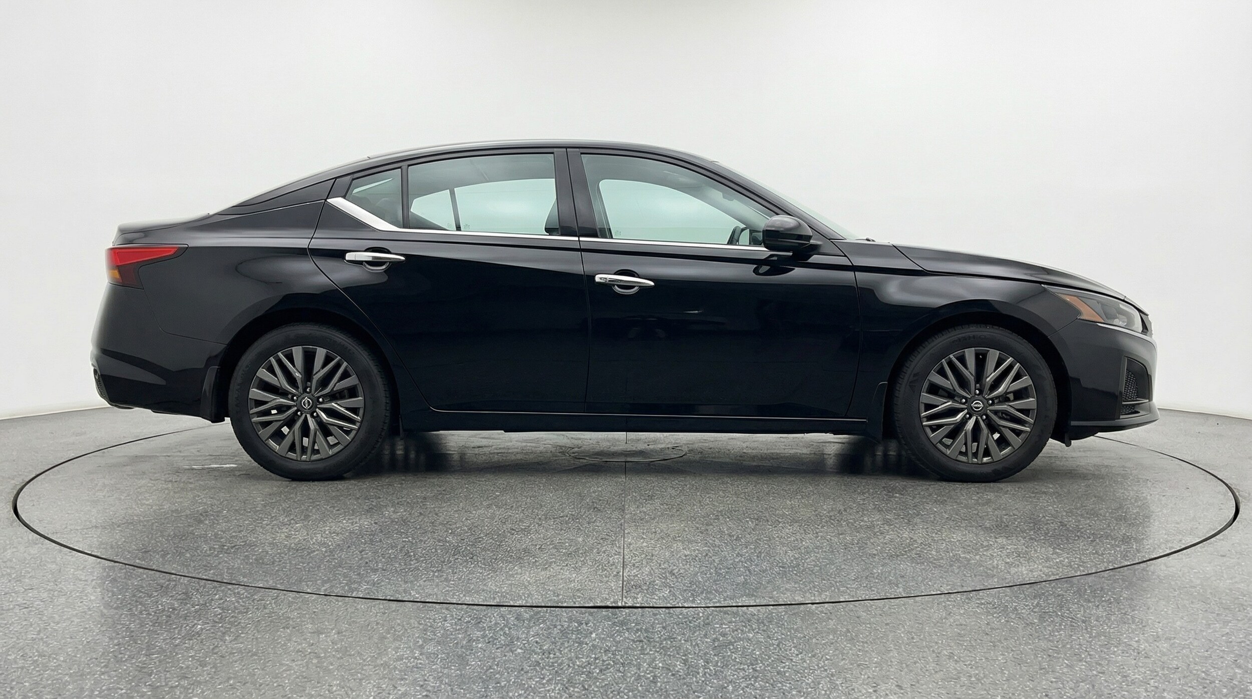 Thumbnail: 2025 Nissan Altima - 8