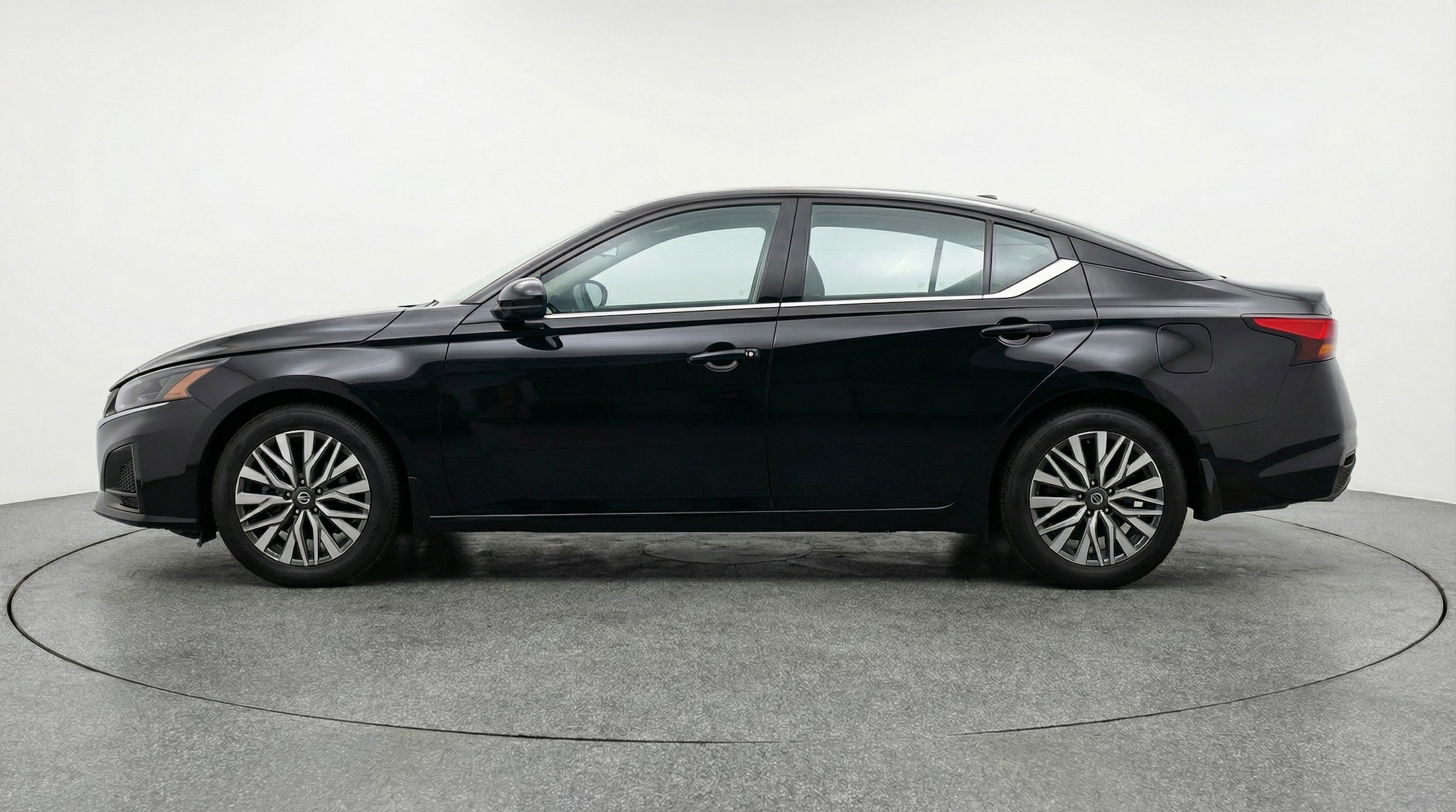 Thumbnail: 2025 Nissan Altima - 4