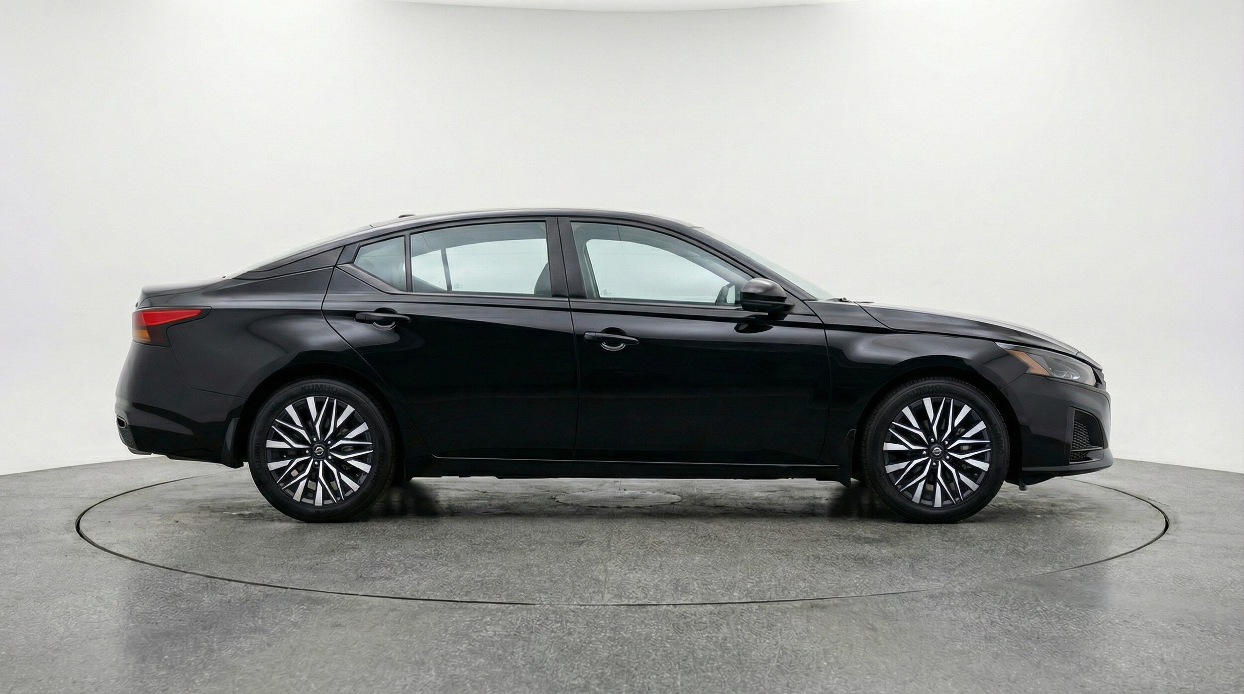 Thumbnail: 2025 Nissan Altima - 8