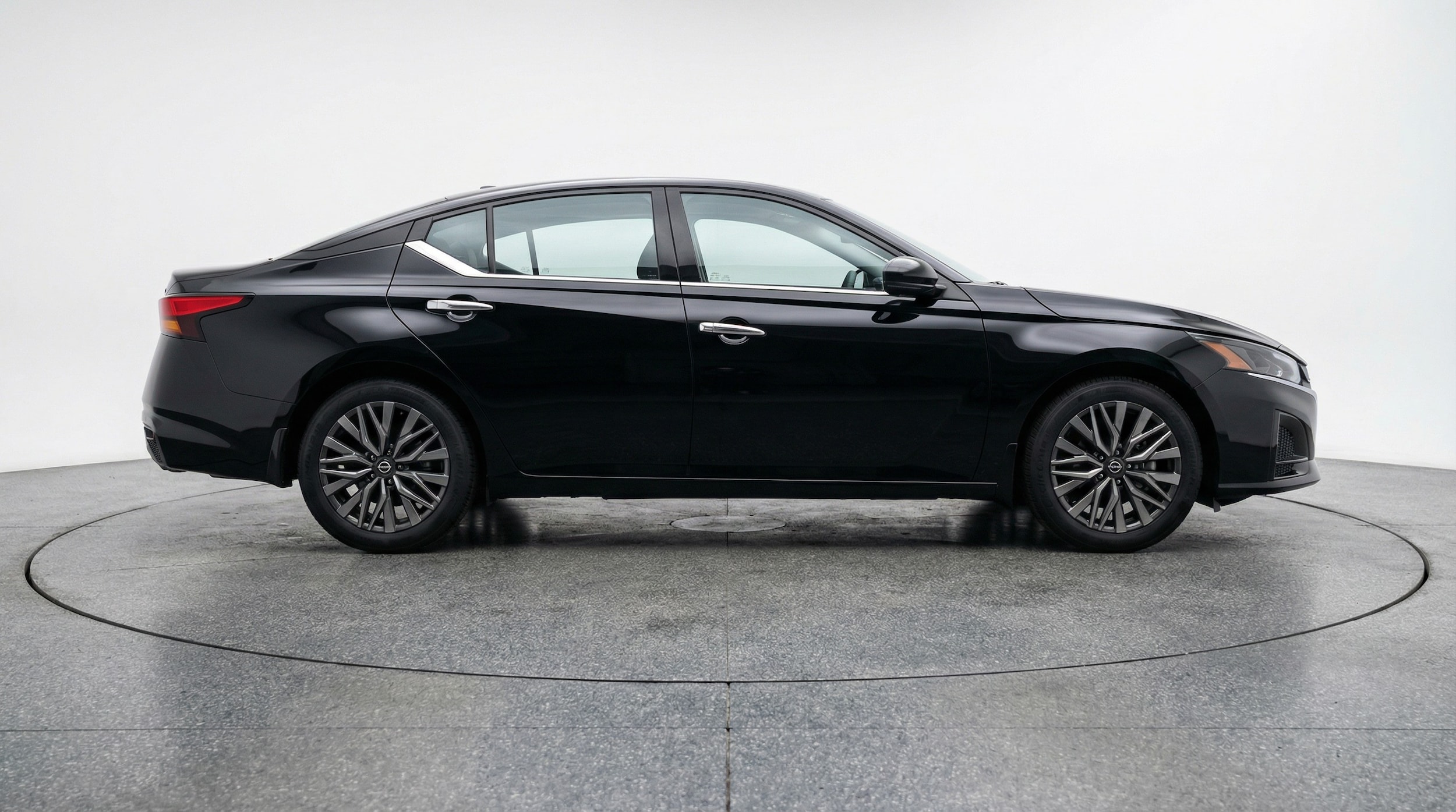 Thumbnail: 2025 Nissan Altima - 8
