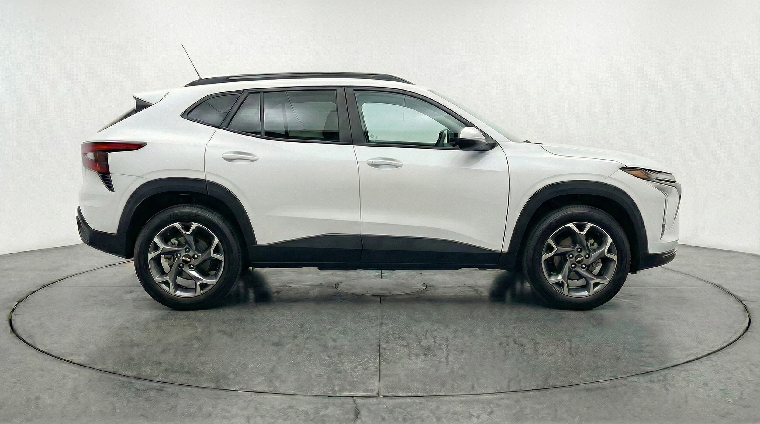 Thumbnail: 2025 Chevrolet Trax - 8