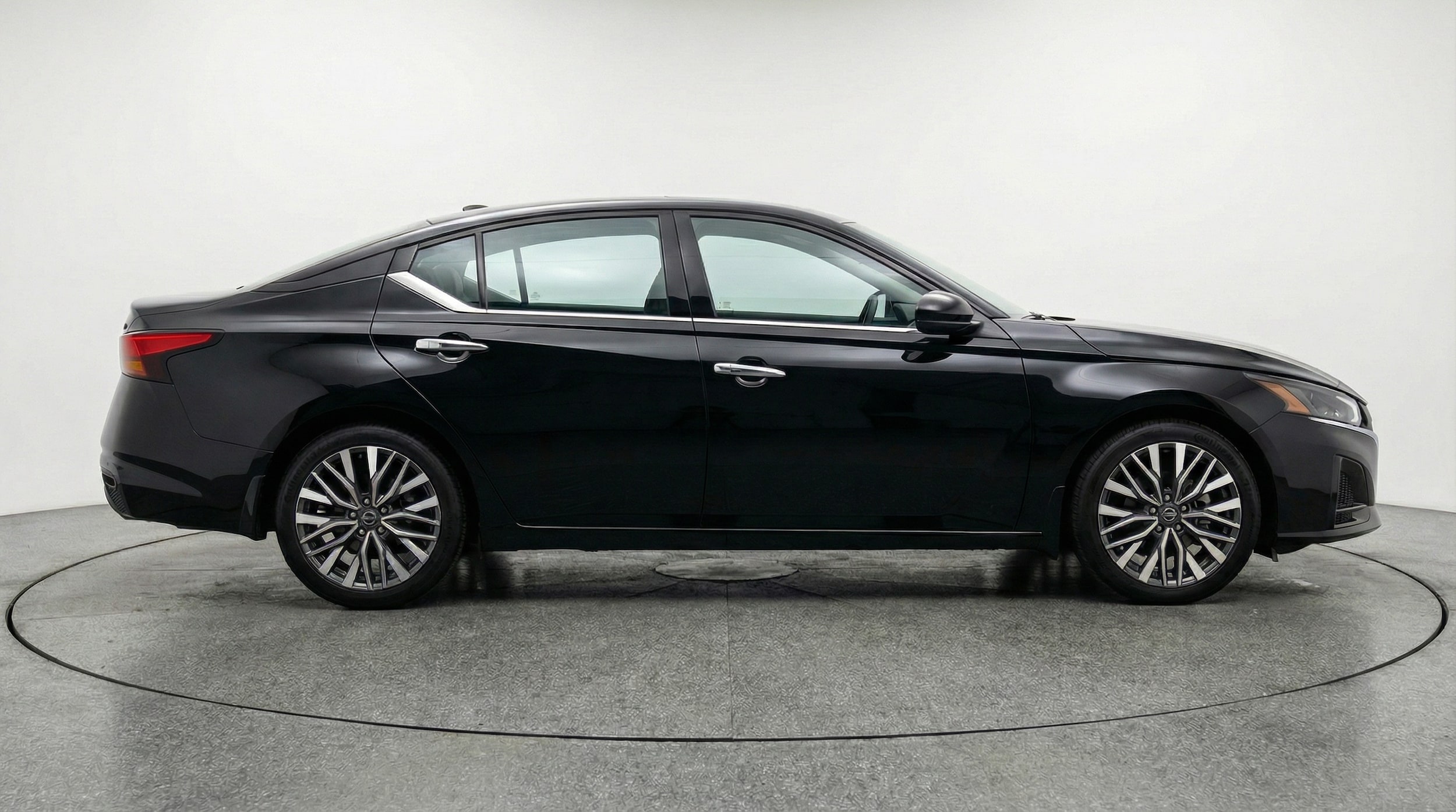 Thumbnail: 2025 Nissan Altima - 8