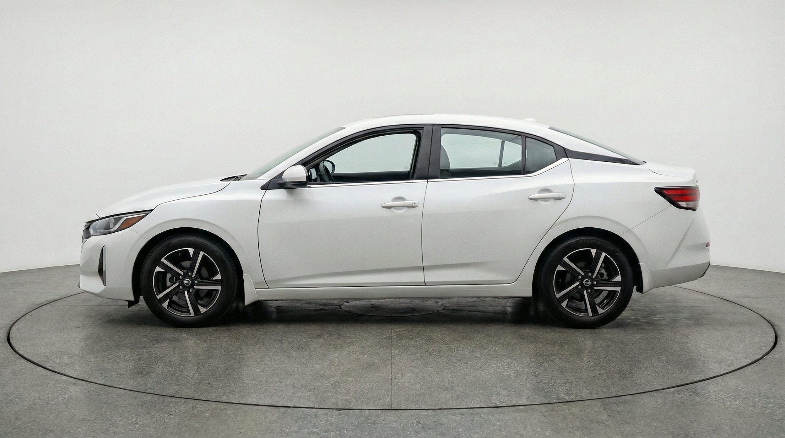 2025 Nissan Sentra SV - Photo 5