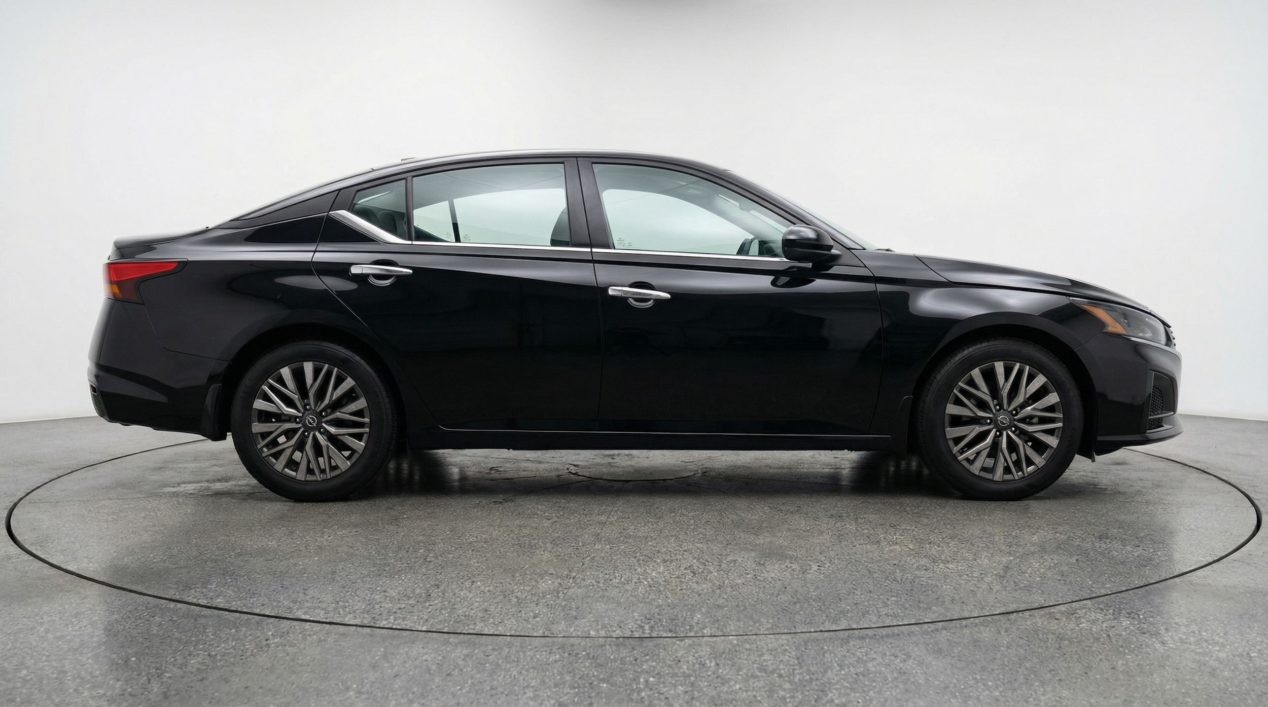 Thumbnail: 2025 Nissan Altima - 8