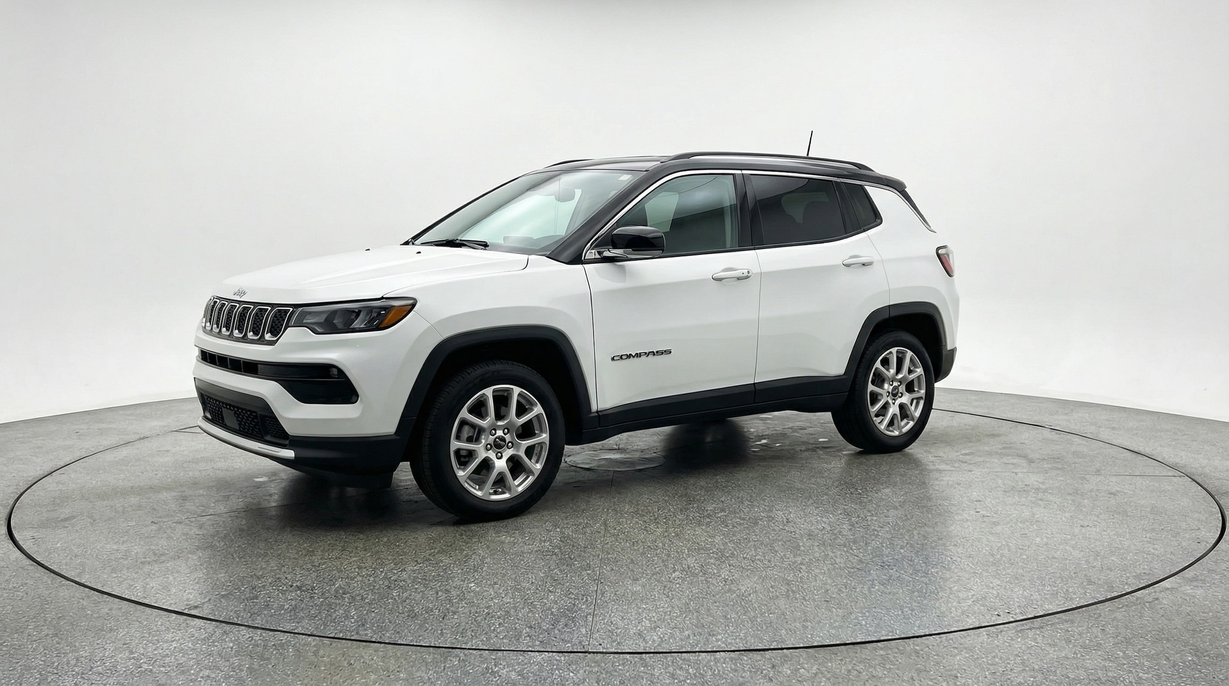 Thumbnail: 2025 Jeep Compass - 3