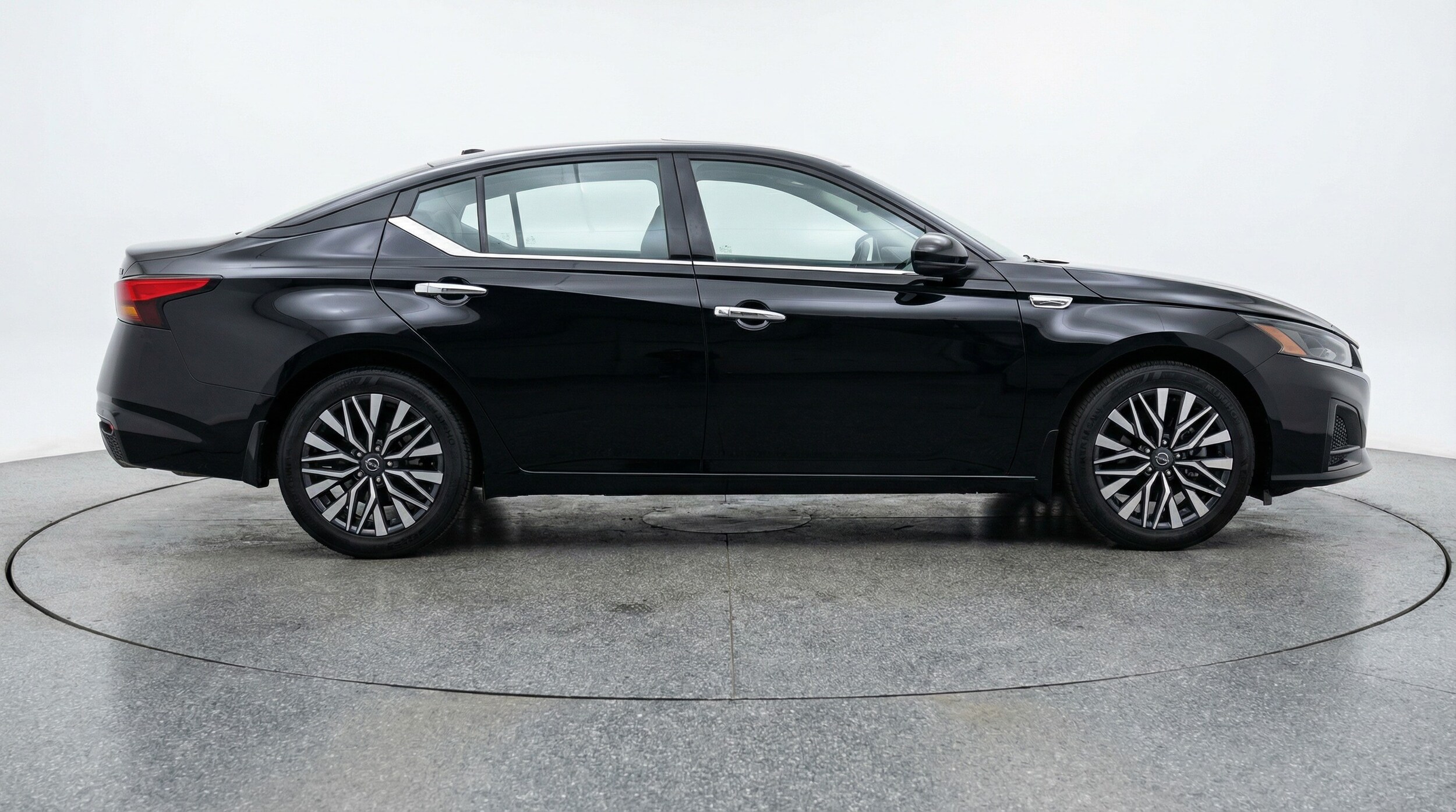 Thumbnail: 2025 Nissan Altima - 8