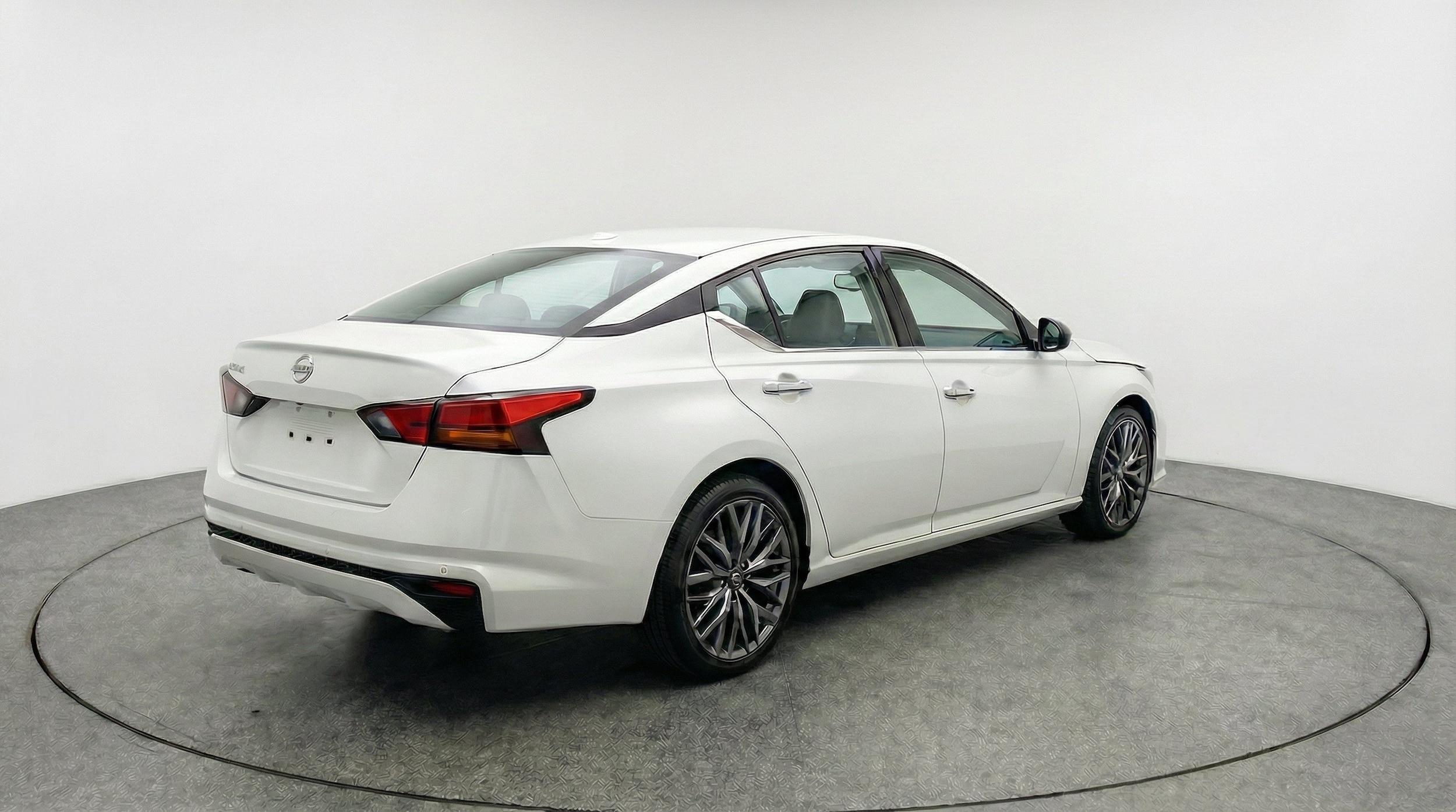 Thumbnail: 2025 Nissan Altima - 9