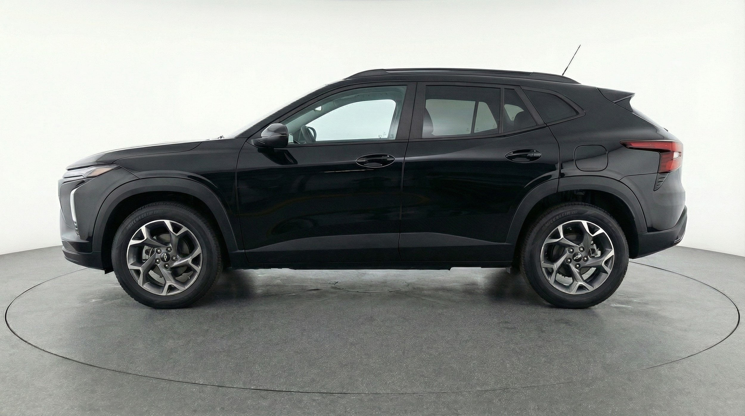 Thumbnail: 2025 Chevrolet Trax - 4