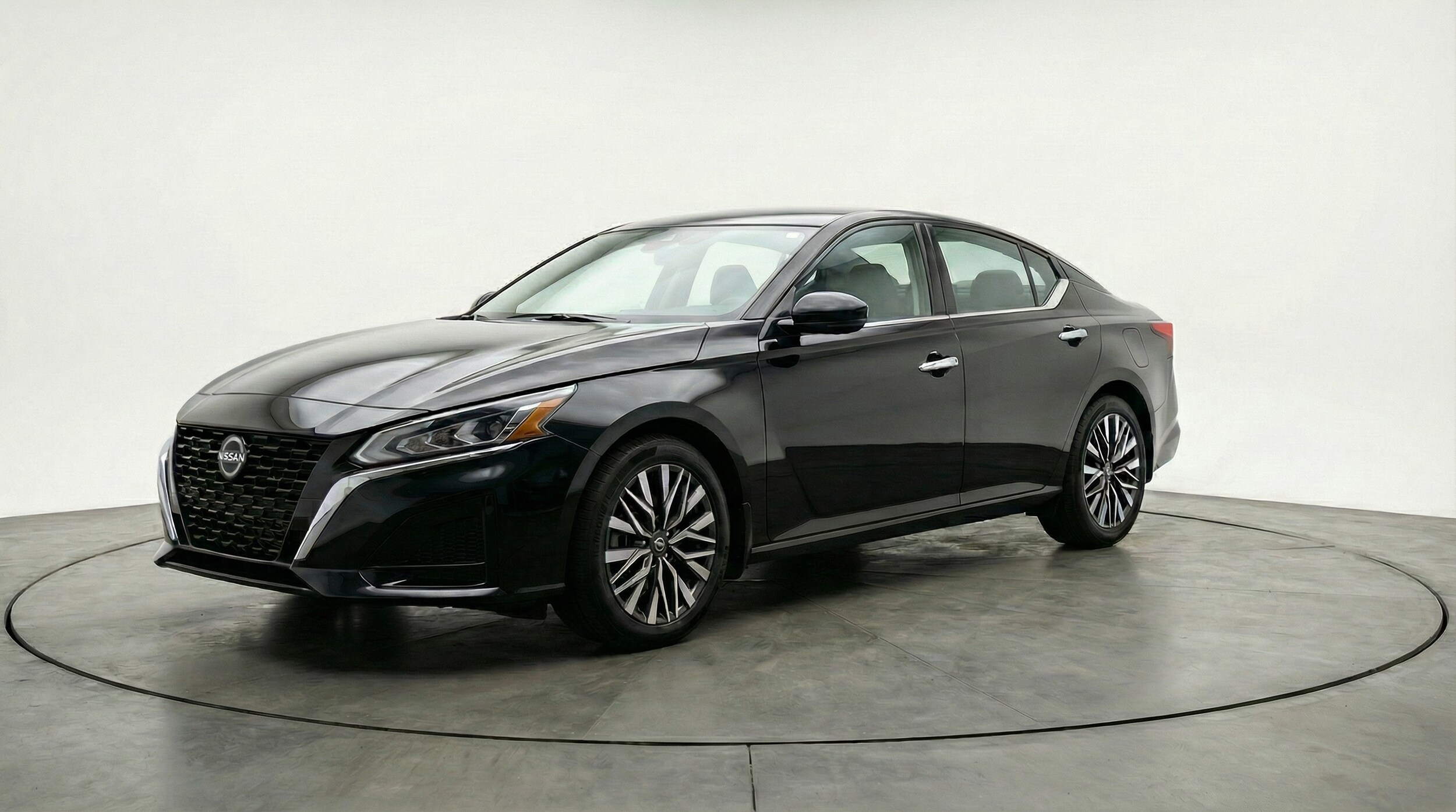 Thumbnail: 2025 Nissan Altima - 3