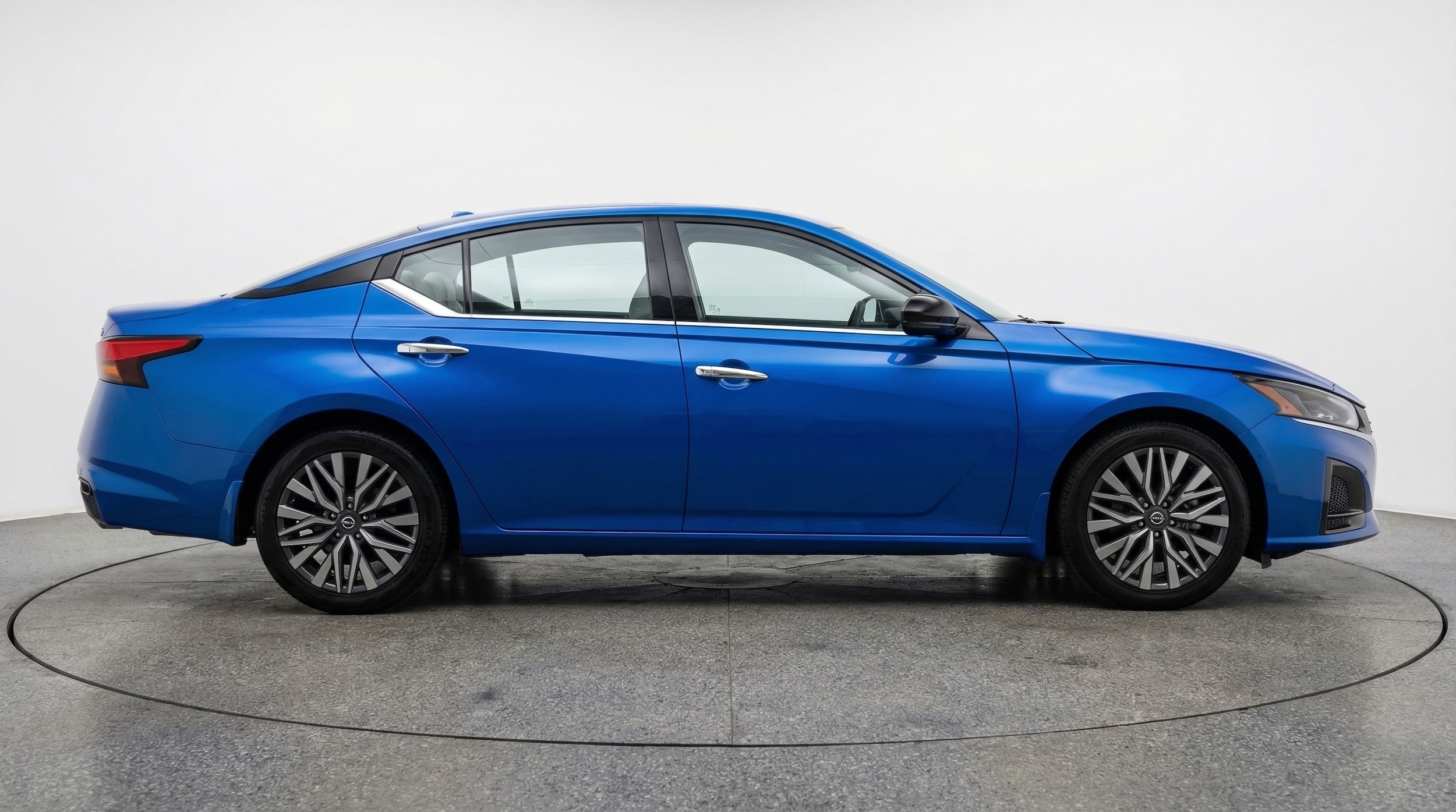 Thumbnail: 2025 Nissan Altima - 8