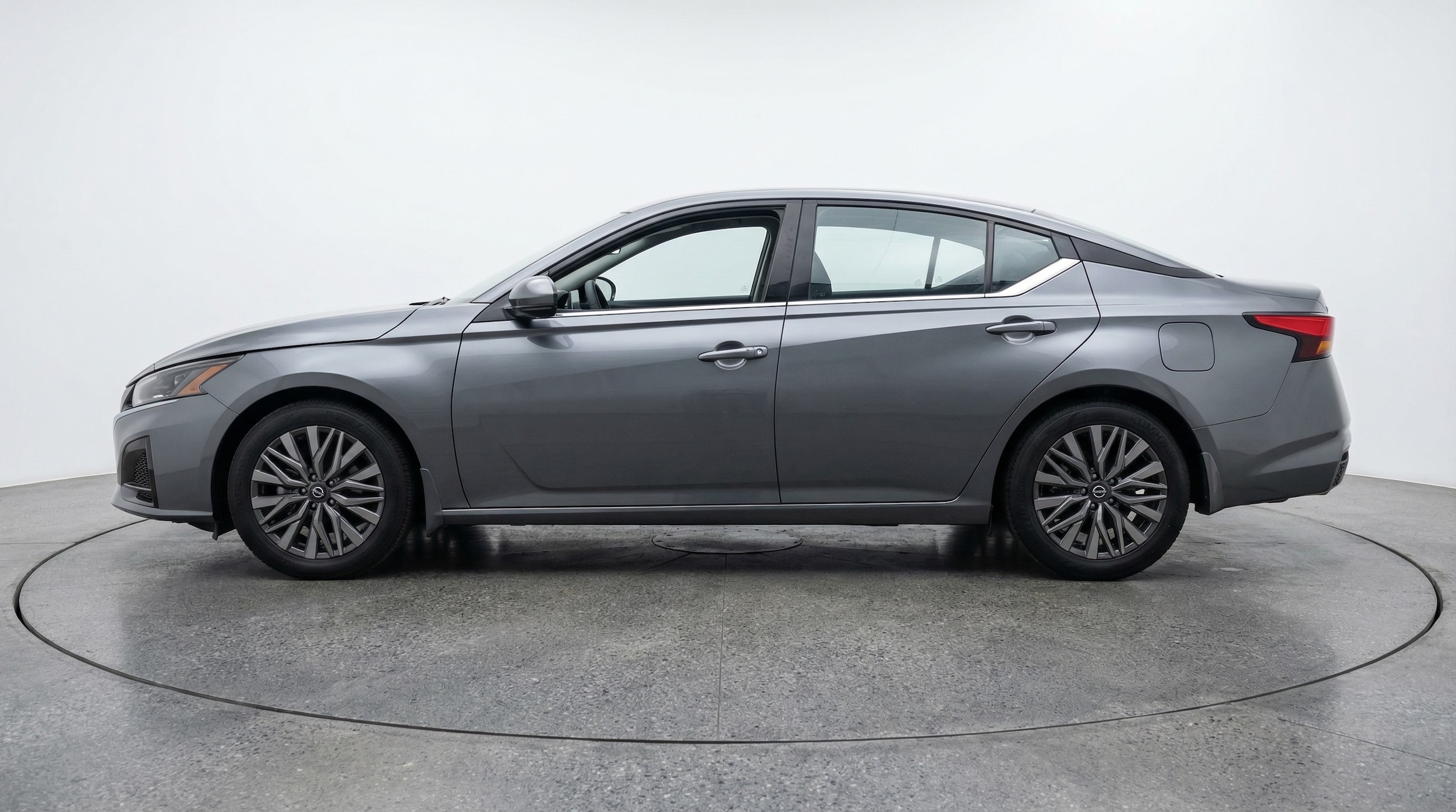 Thumbnail: 2025 Nissan Altima - 4