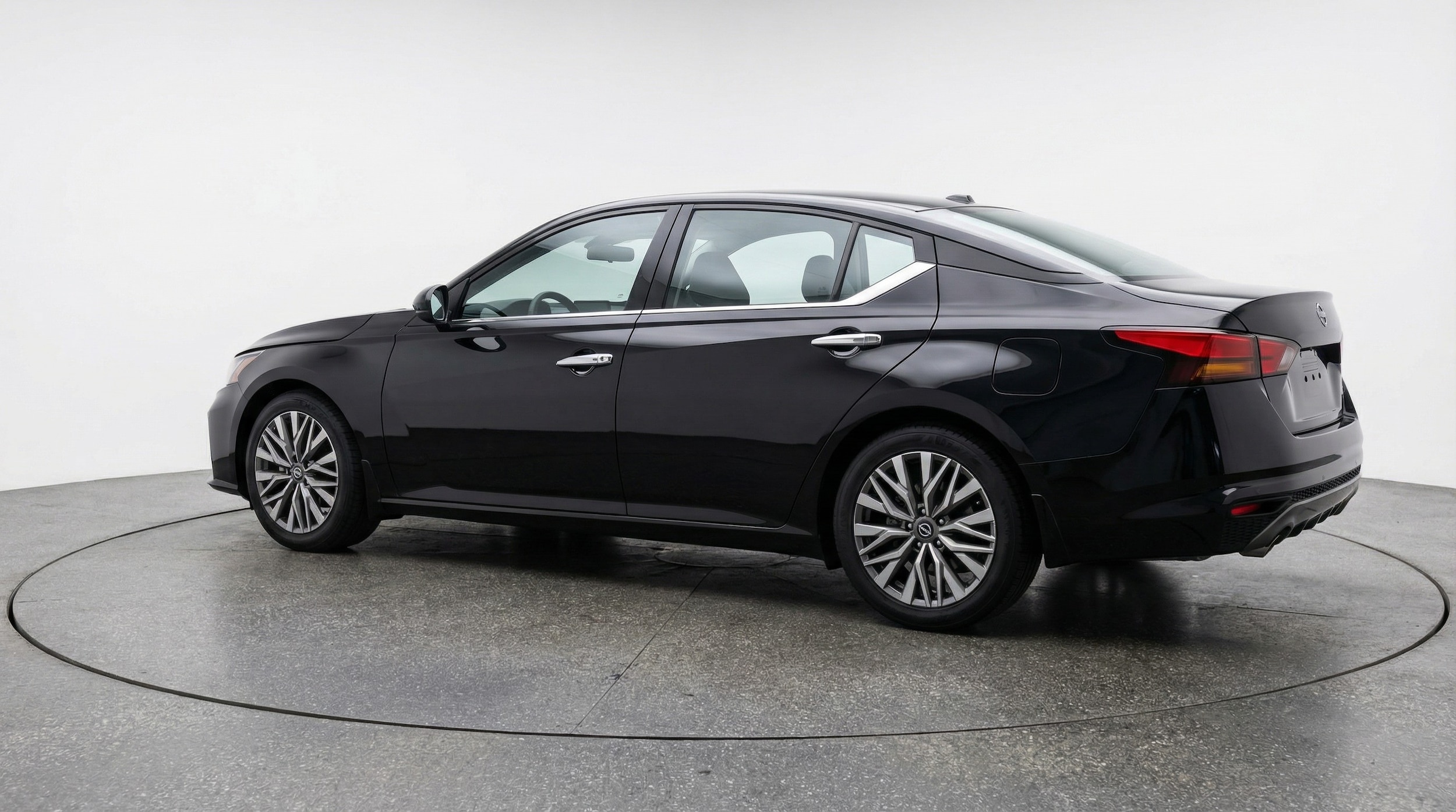 Thumbnail: 2025 Nissan Altima - 5