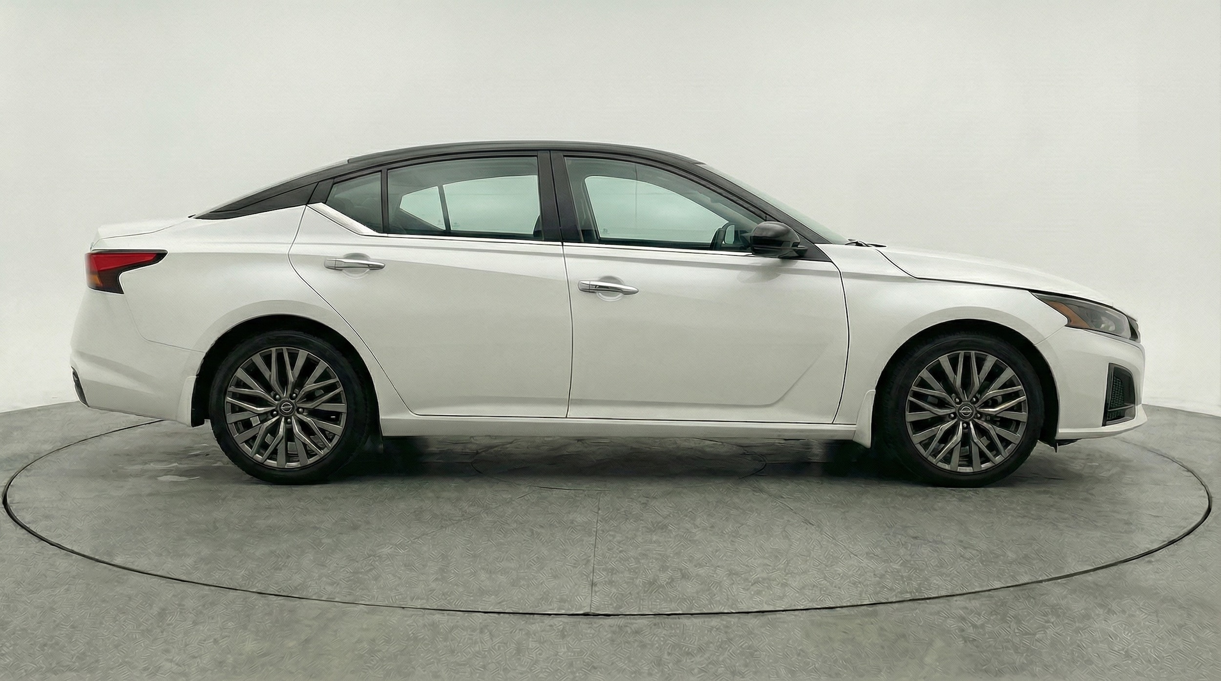 Thumbnail: 2025 Nissan Altima - 8