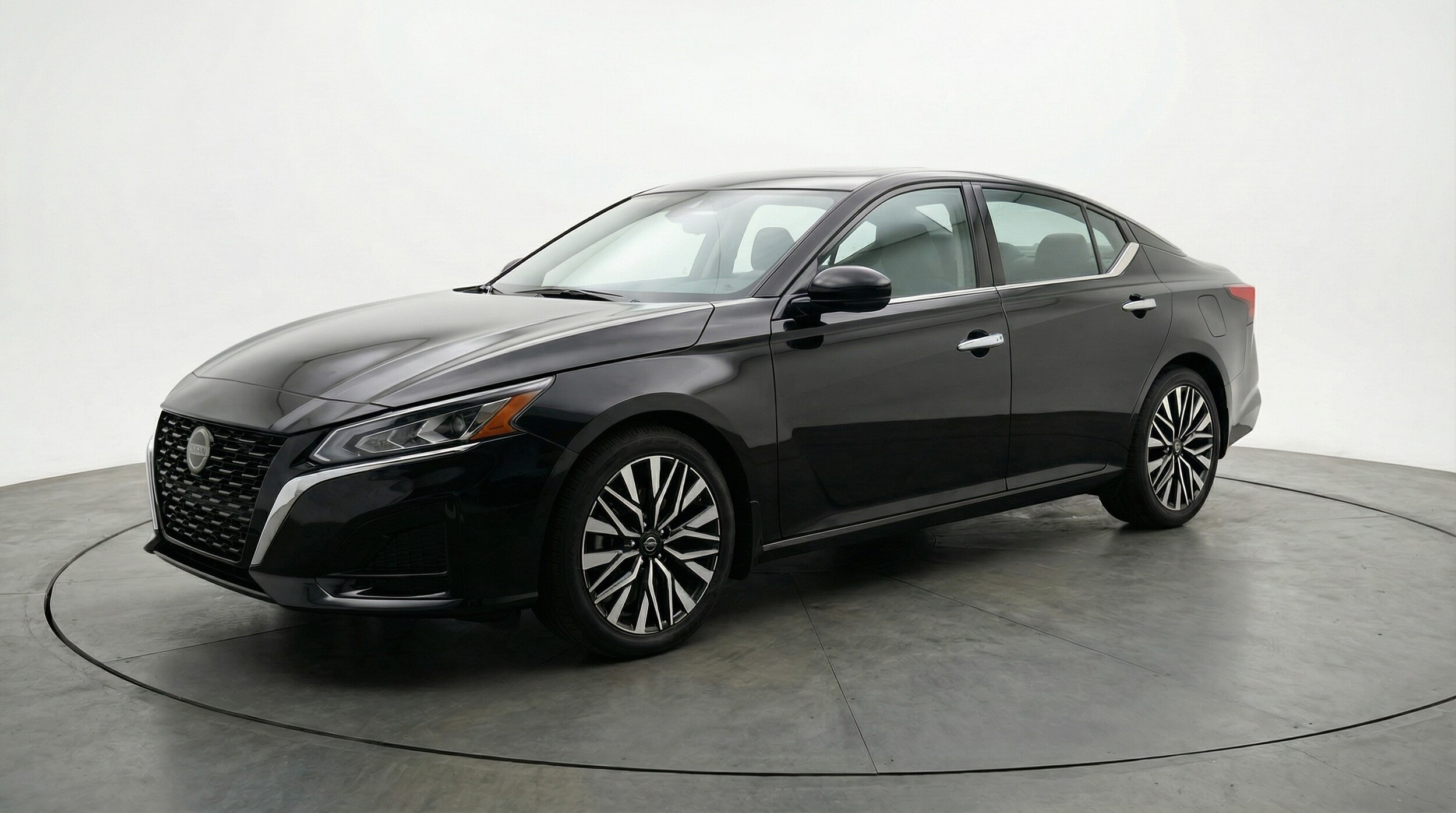 Thumbnail: 2025 Nissan Altima - 3