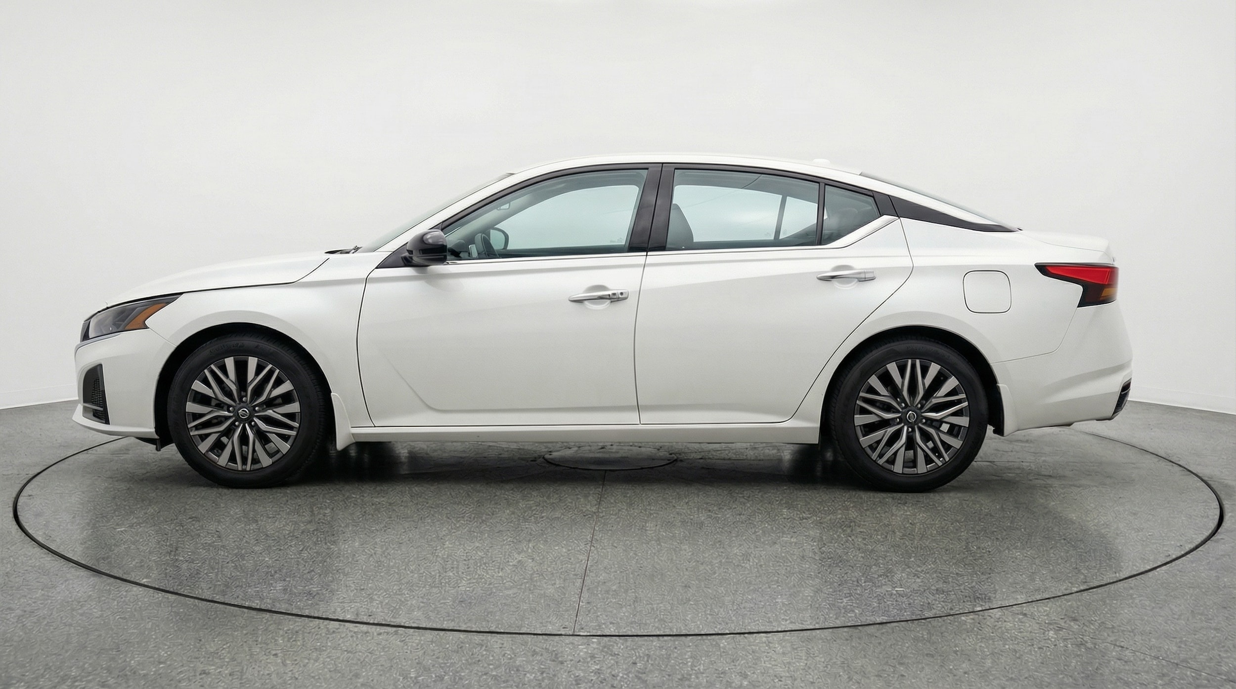 Thumbnail: 2025 Nissan Altima - 4