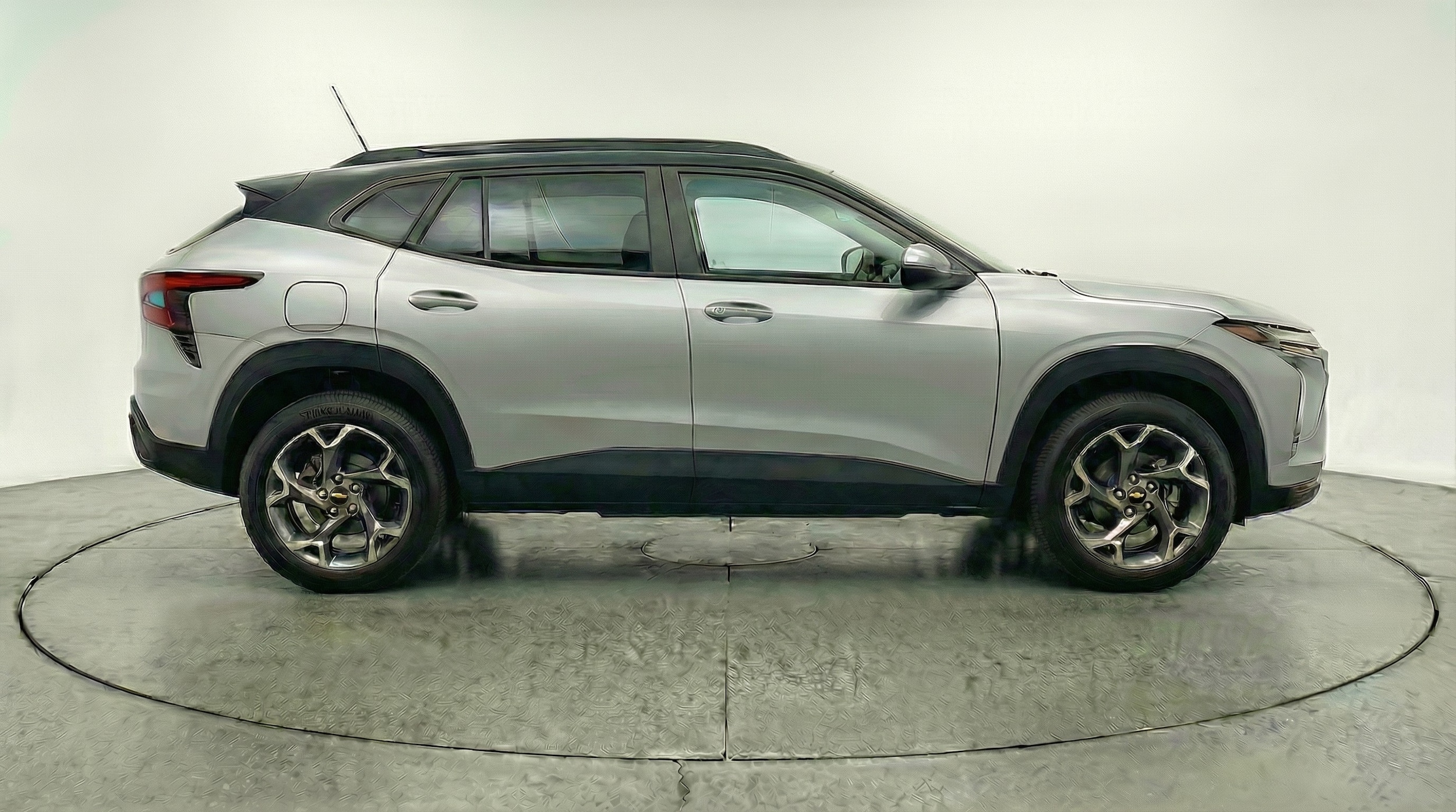 Thumbnail: 2025 Chevrolet Trax - 8