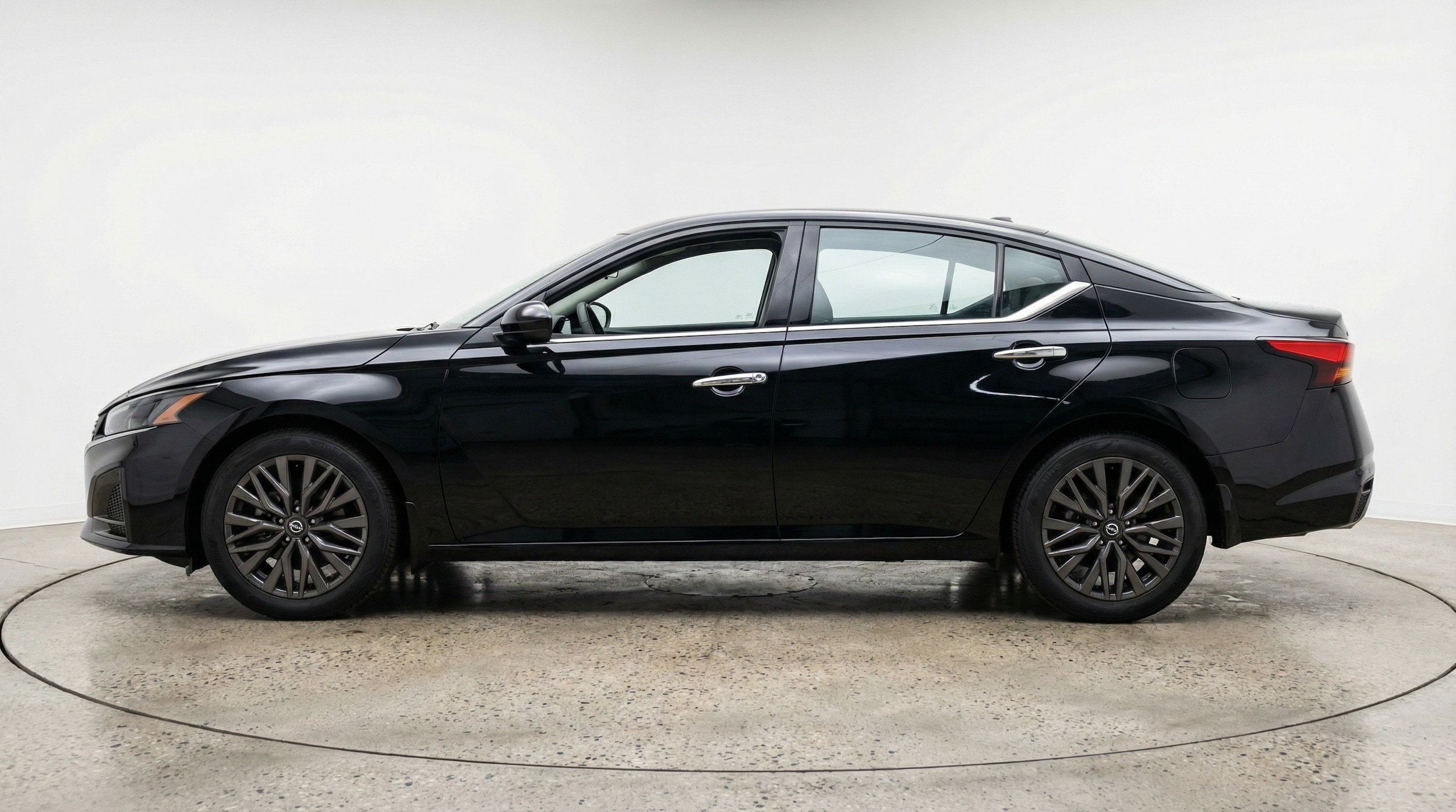 Thumbnail: 2025 Nissan Altima - 4