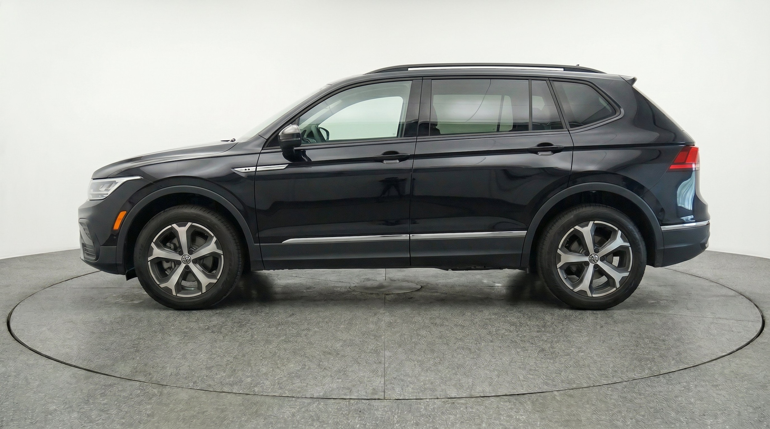 Thumbnail: 2026 Volkswagen Tiguan - 5