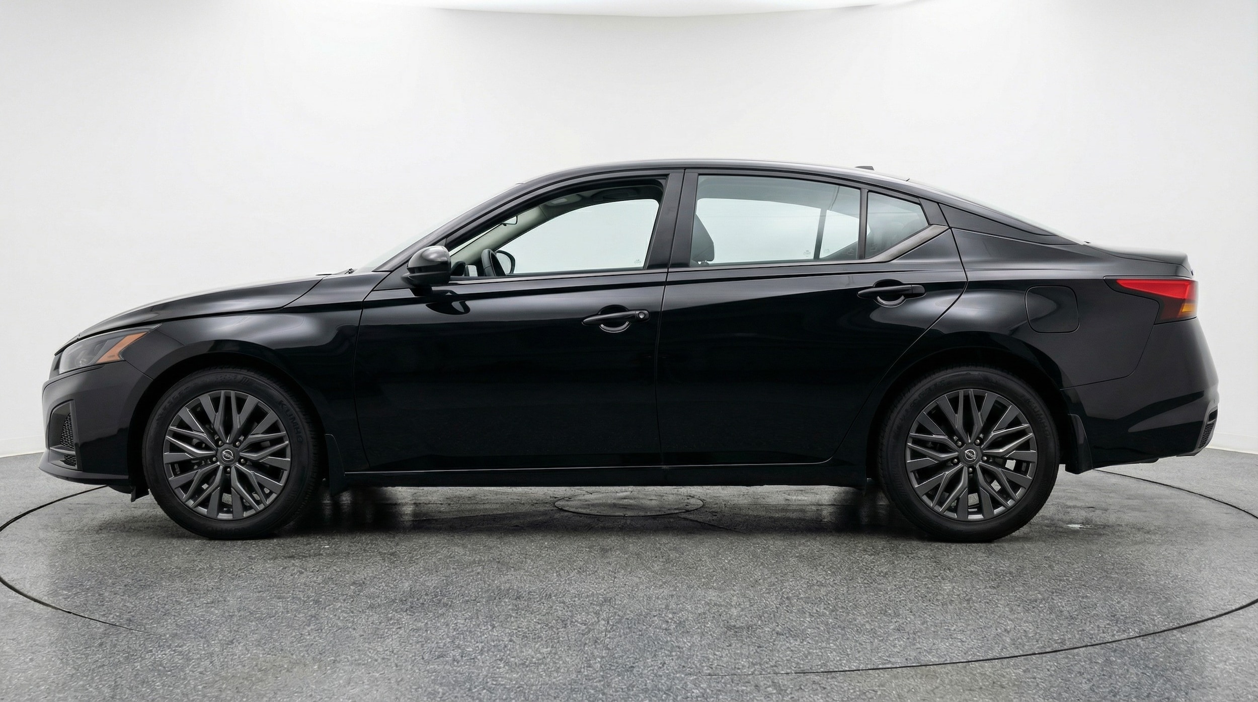 Thumbnail: 2025 Nissan Altima - 4