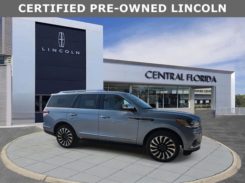 2023 Lincoln Navigator Black Label's photo
