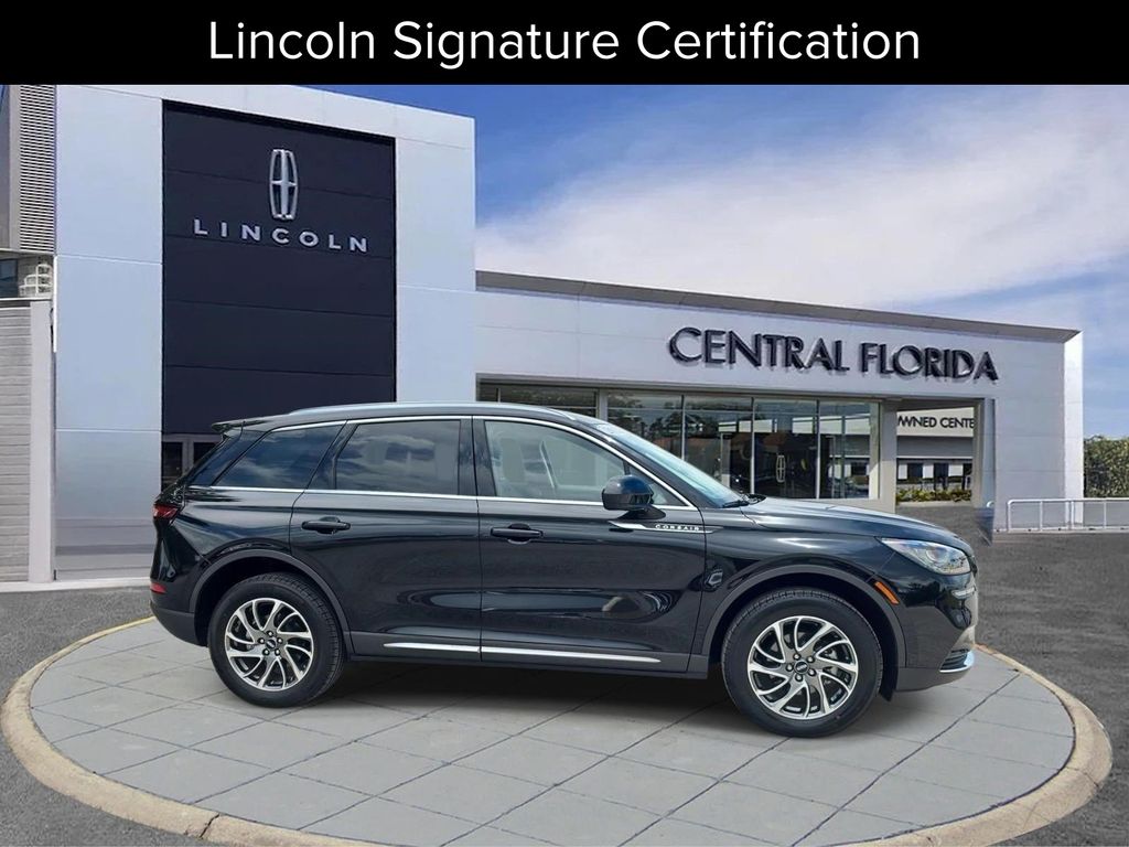 2022 Lincoln Corsair FWD's photo