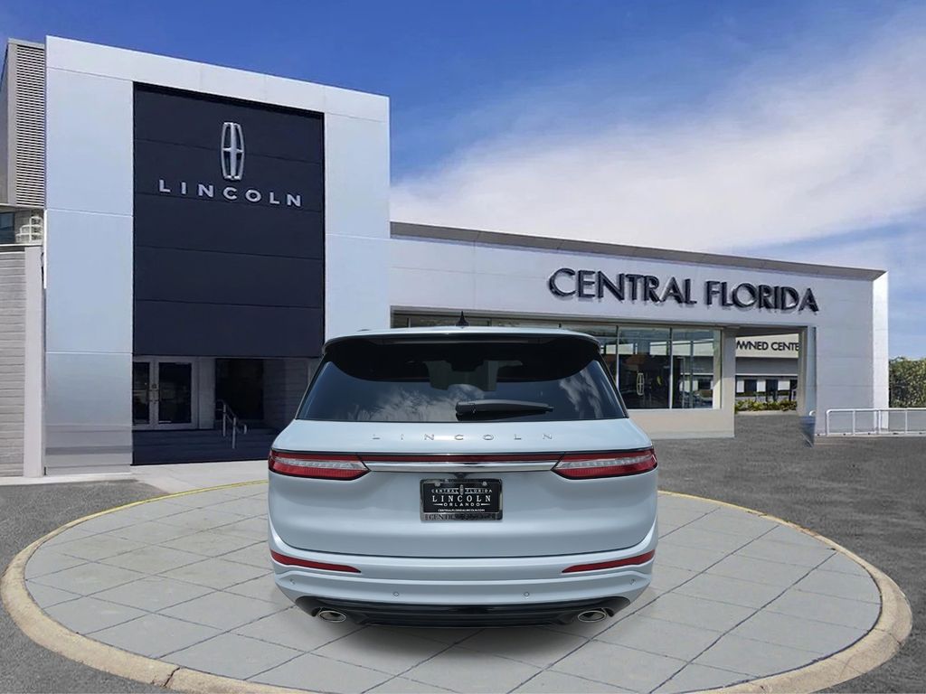 2025 Lincoln Corsair Grand Touring photo 4