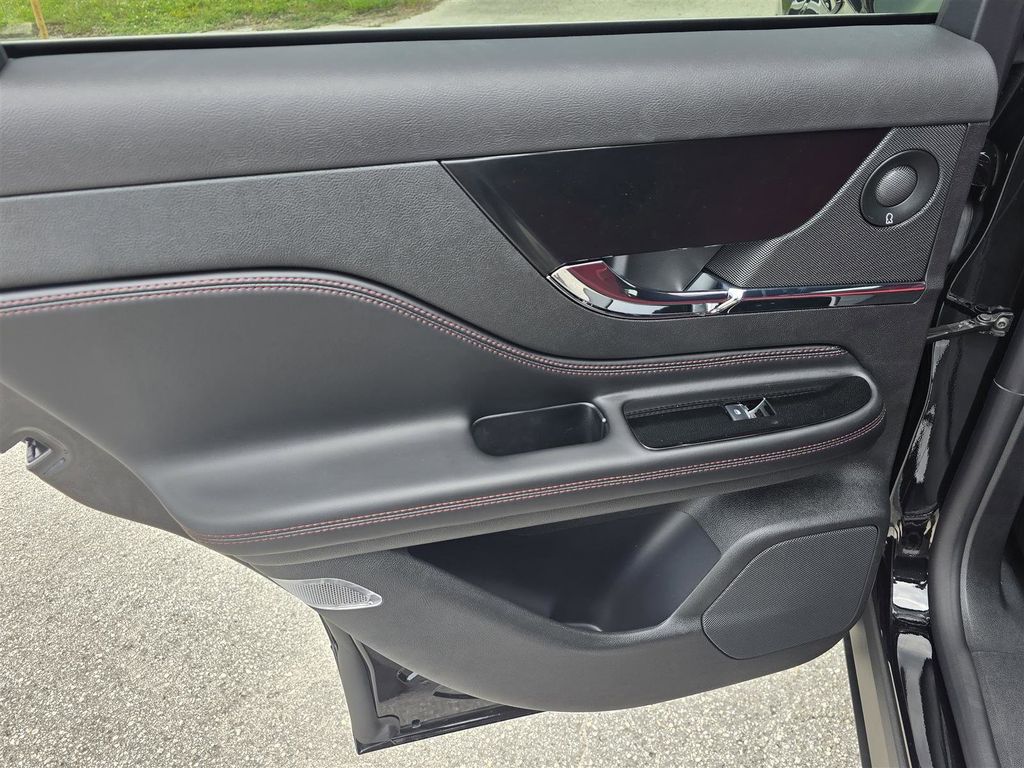 2025 Lincoln Corsair Grand Touring - Photo 13