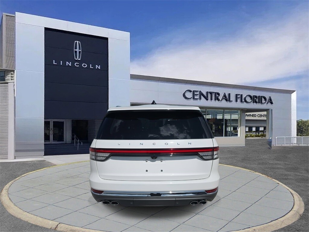 2025 Lincoln Aviator Premiere photo 2