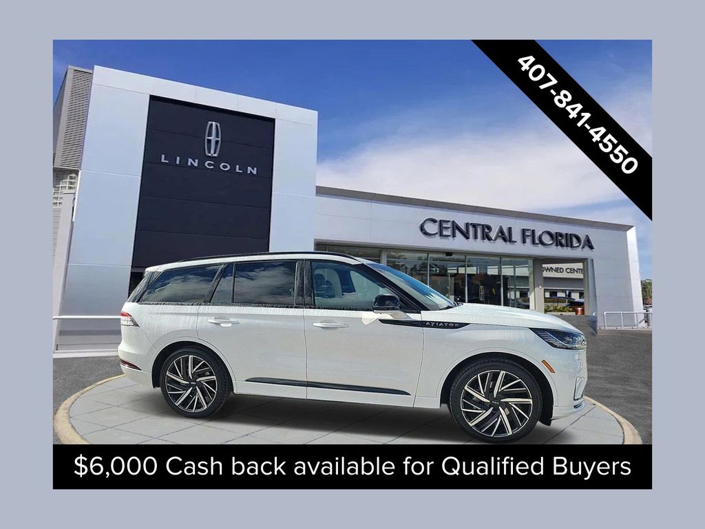 2025 Lincoln Aviator Black Label's photo