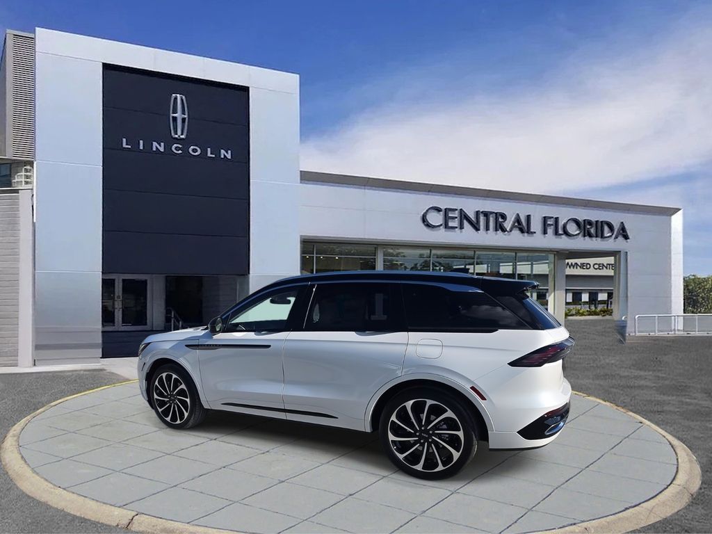 2026 Lincoln Nautilus Black Label photo 4