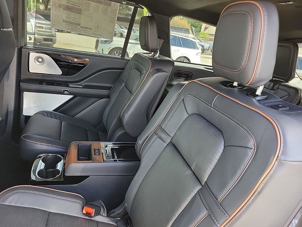 2025 Lincoln Aviator Black Label - Photo 17