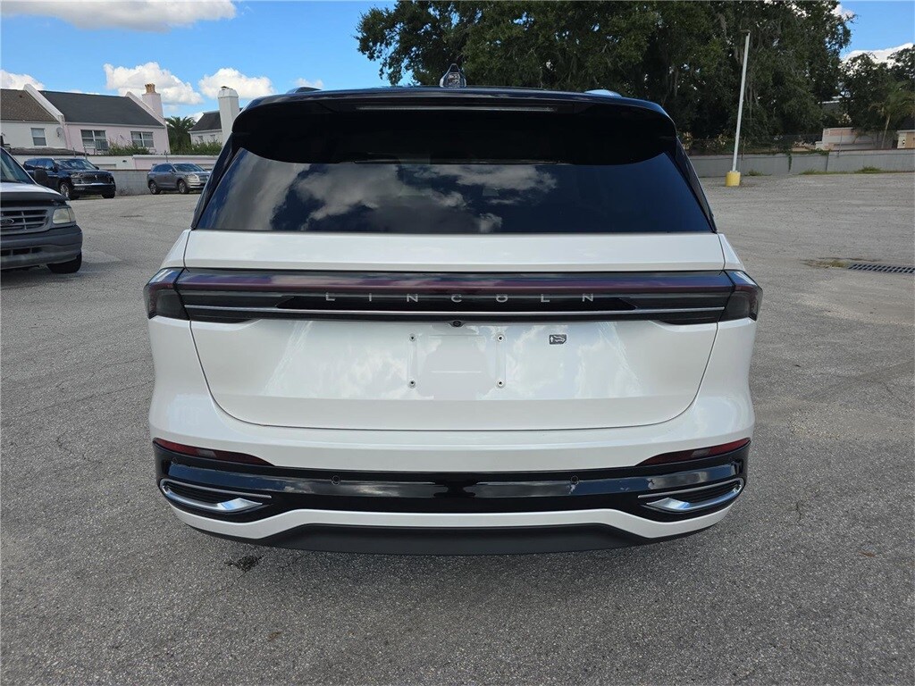 2026 Lincoln Nautilus Black Label photo 4