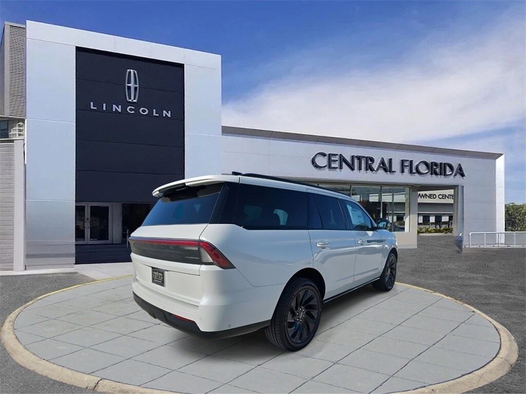 2025 Lincoln Navigator Reserve photo 3