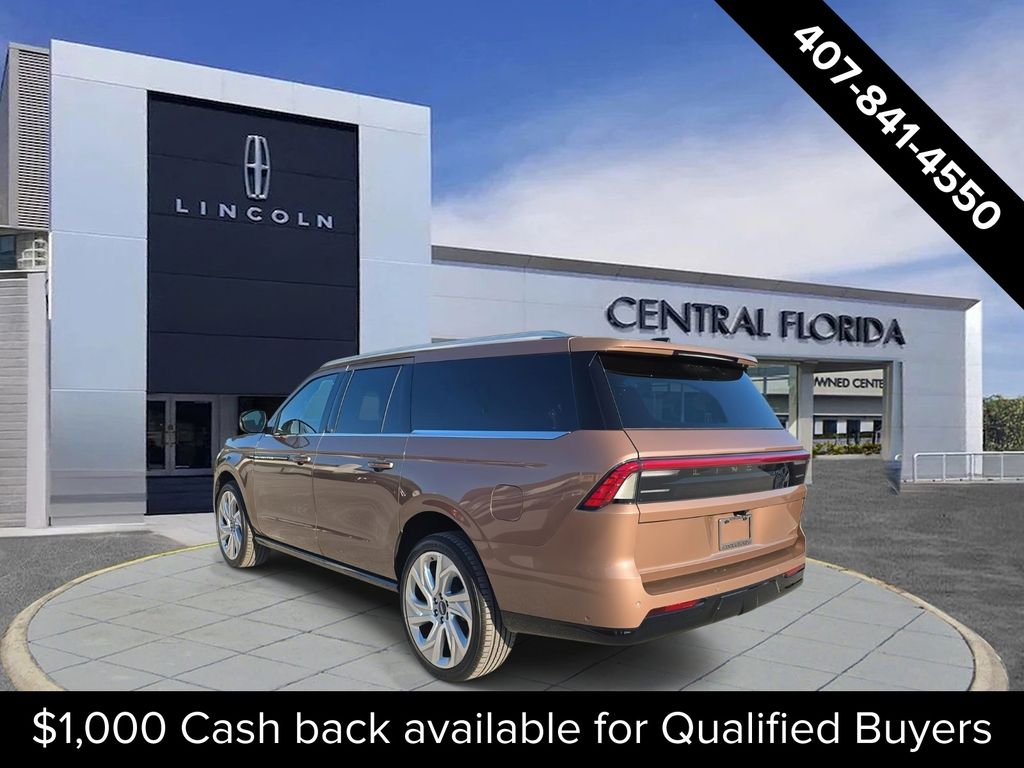 2025 Lincoln Navigator Black Label photo 3
