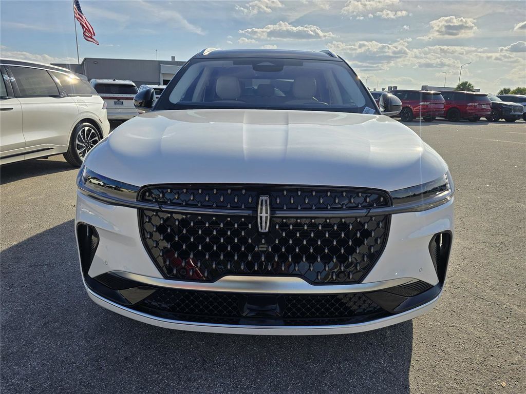 2026 Lincoln Nautilus Black Label photo 2