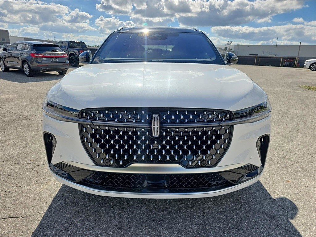 2026 Lincoln Nautilus Reserve photo 2