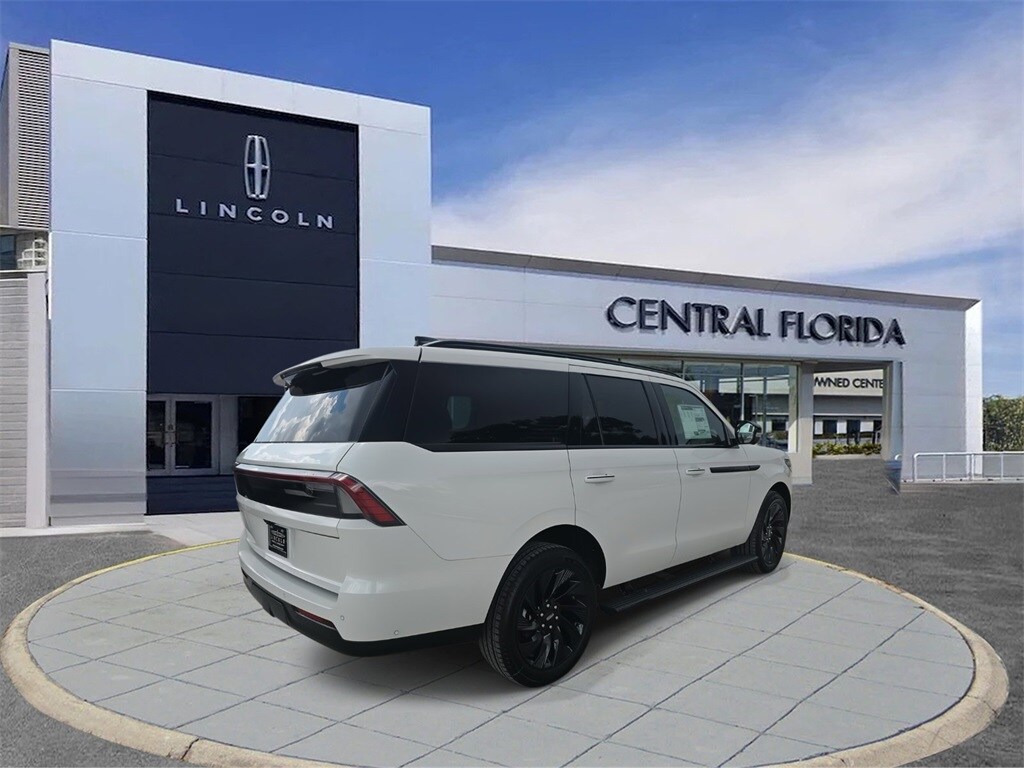2025 Lincoln Navigator Reserve photo 3