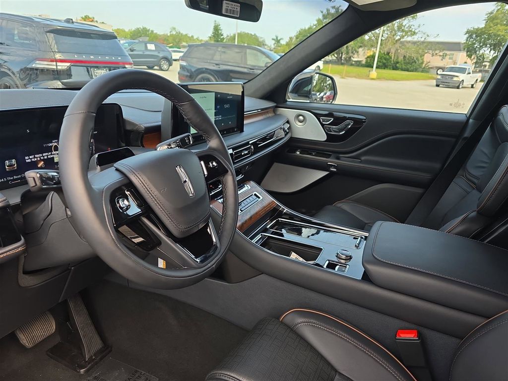 2025 Lincoln Aviator Black Label - Photo 23