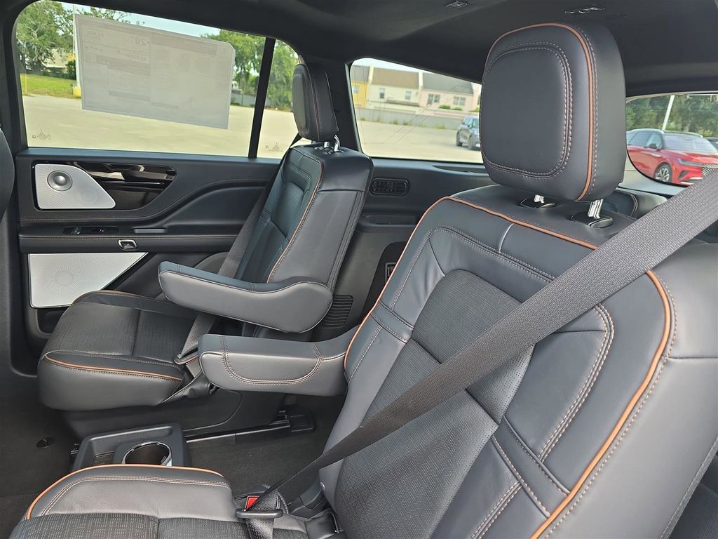 2025 Lincoln Aviator Black Label - Photo 18