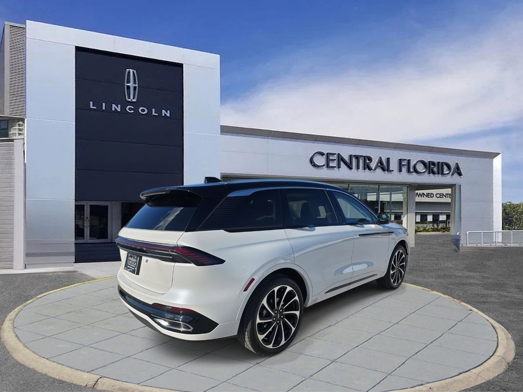 2026 Lincoln Nautilus Black Label photo 3