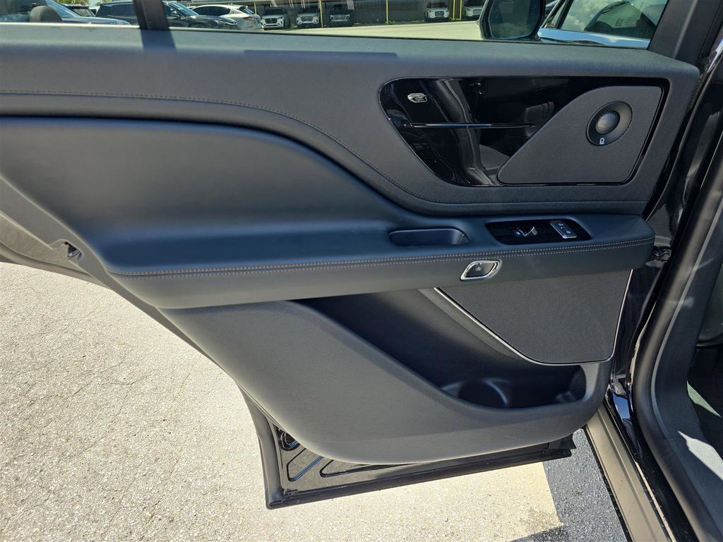 2025 Lincoln Aviator Premiere - Photo 13