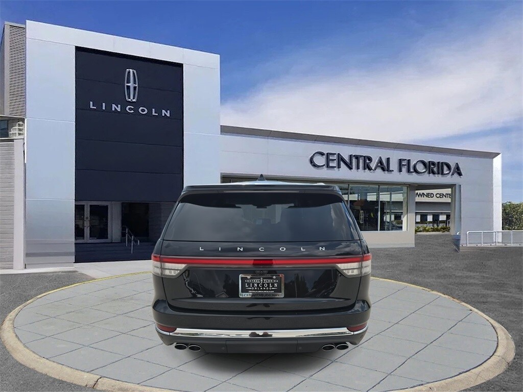 2025 Lincoln Aviator Premiere photo 2