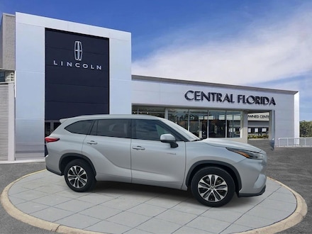 2021 Toyota Highlander Hybrid XLE SUV