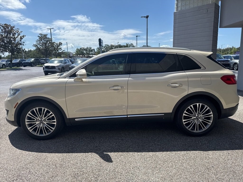 2016 Lincoln MKX Reserve photo 3