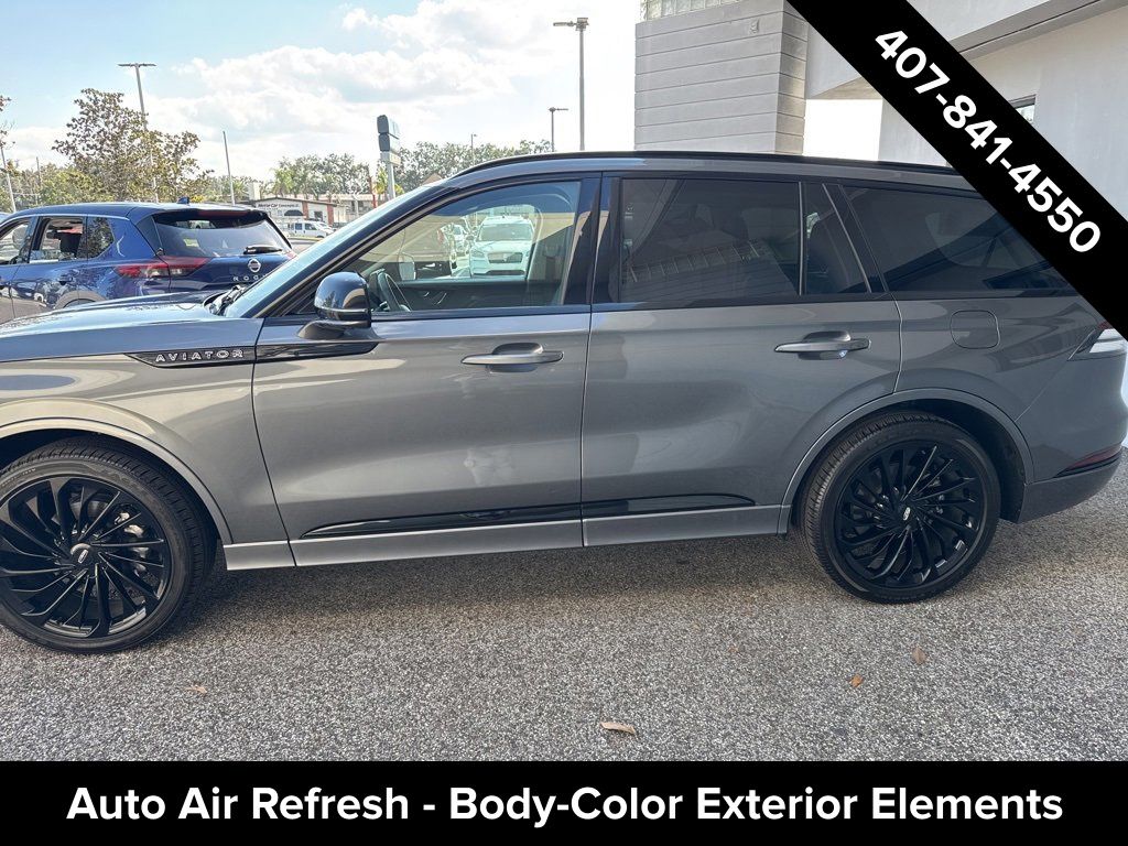 2025 Lincoln Aviator Reserve photo 3