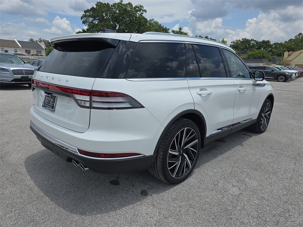 2025 Lincoln Aviator Reserve photo 3