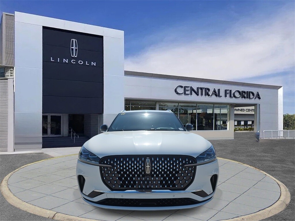 2025 Lincoln Aviator Black Label photo 2