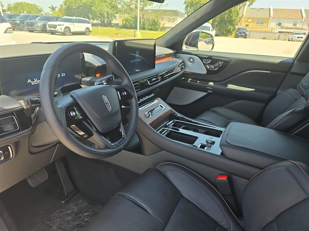 2025 Lincoln Aviator Black Label - Photo 17