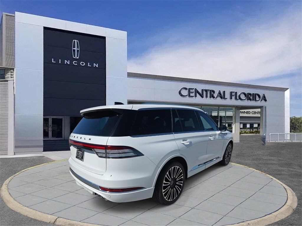 2025 Lincoln Aviator Black Label photo 4